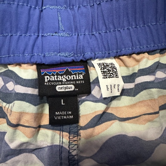 Girls' Costa Rica Baggies™ Shorts
Patagonia 
COHB | Style No. 67088
Size large - Picture 6 of 8